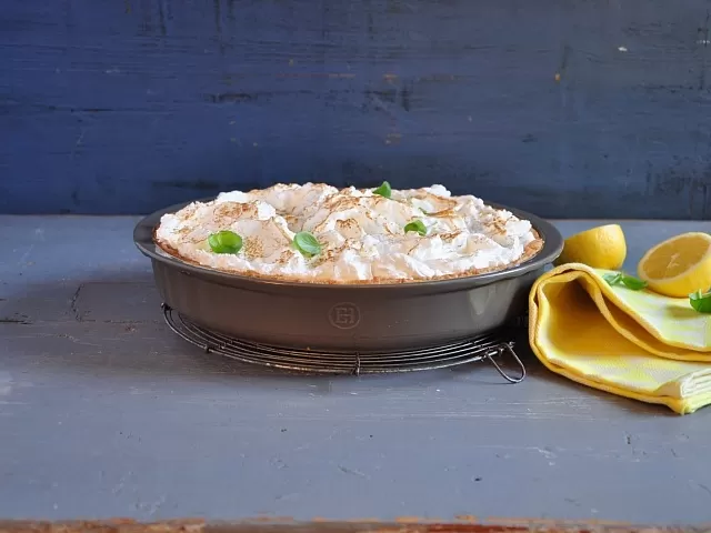Лимонный пирог с меренгой